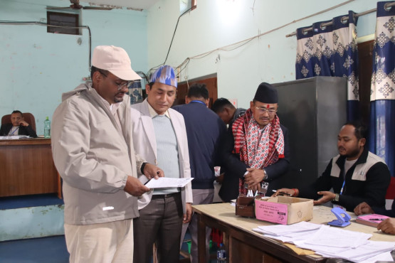 कञ्चनपुर-१ बाट नेता तामाङले गरे उम्मेदवारी दर्ता