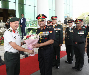 भारतीय सेनाध्यक्षद्वारा जङ्गी अड्डामा सम्मान निरीक्षण